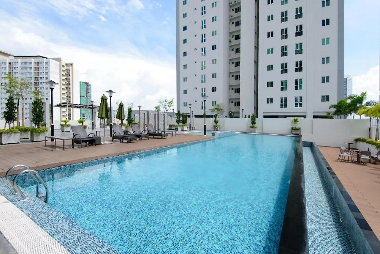 Straits Garden Suites By The Homestay Helper George Town Appartement